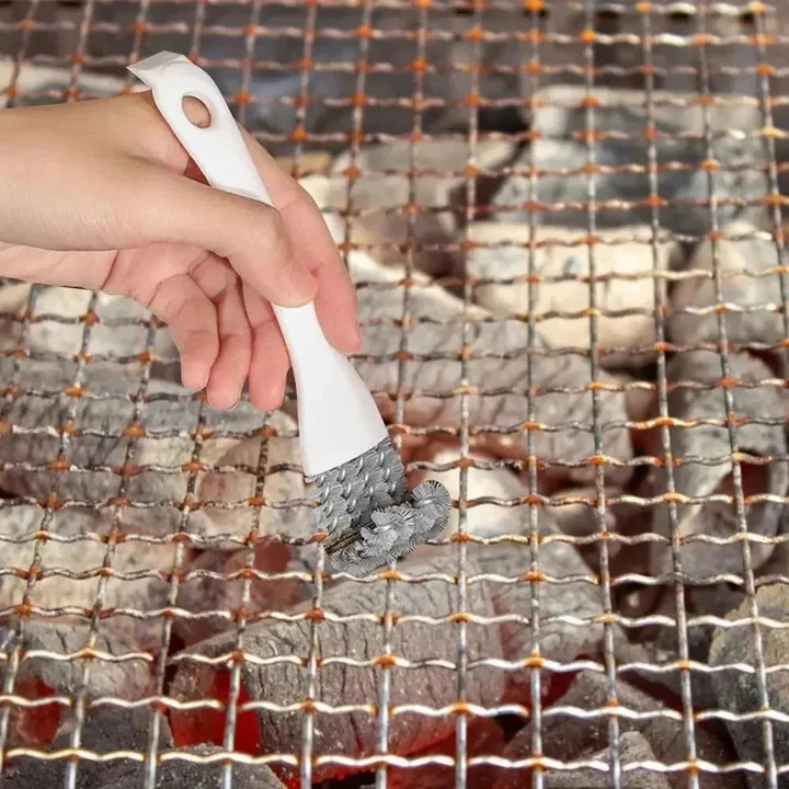 Barbecue Grill Brush with V-Shape Head and Scraper - Image 2