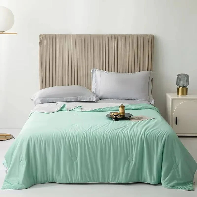 Lightweight Cooling Blanket with Ice Silk Fabric for Summer - Image 3