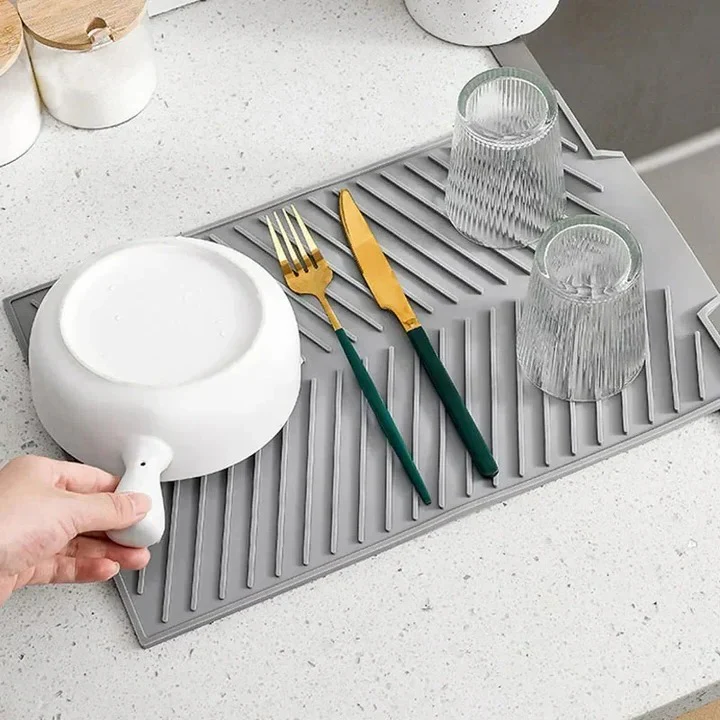 Silicone Kitchen Drying Mat with Grooved Drain - Image 2