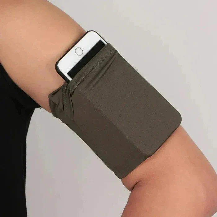 Fitness Arm Bag with Adjustable Phone Pouch for Running and Workouts - Image 3