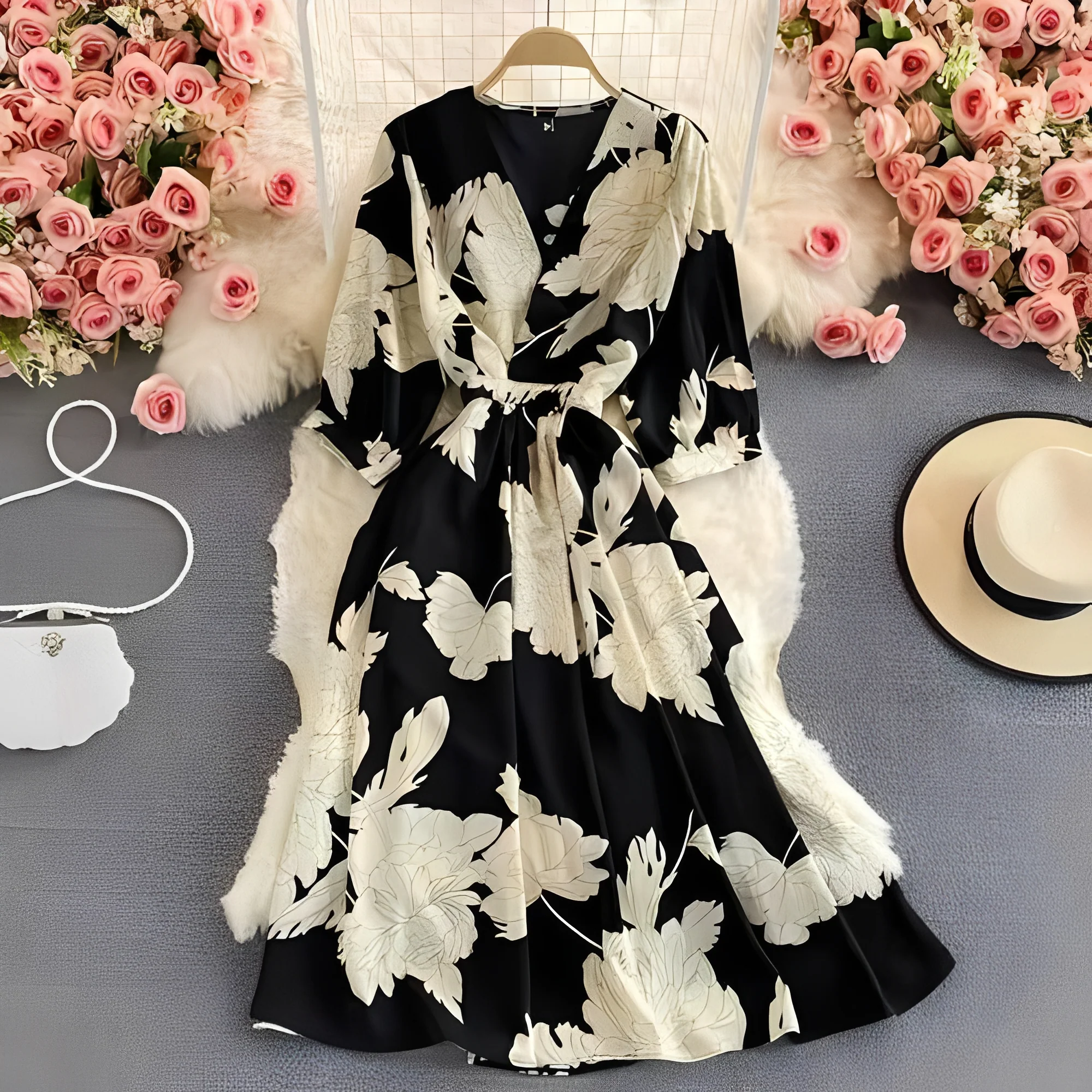 Floral Chiffon Summer Dress with V-Neck and Puff Sleeve Detail - Image 2