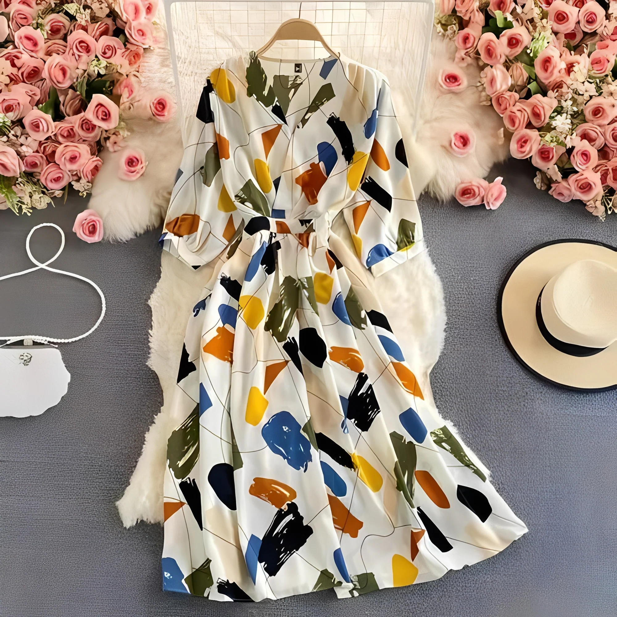 Floral Chiffon Summer Dress with V-Neck and Puff Sleeve Detail - Image 4
