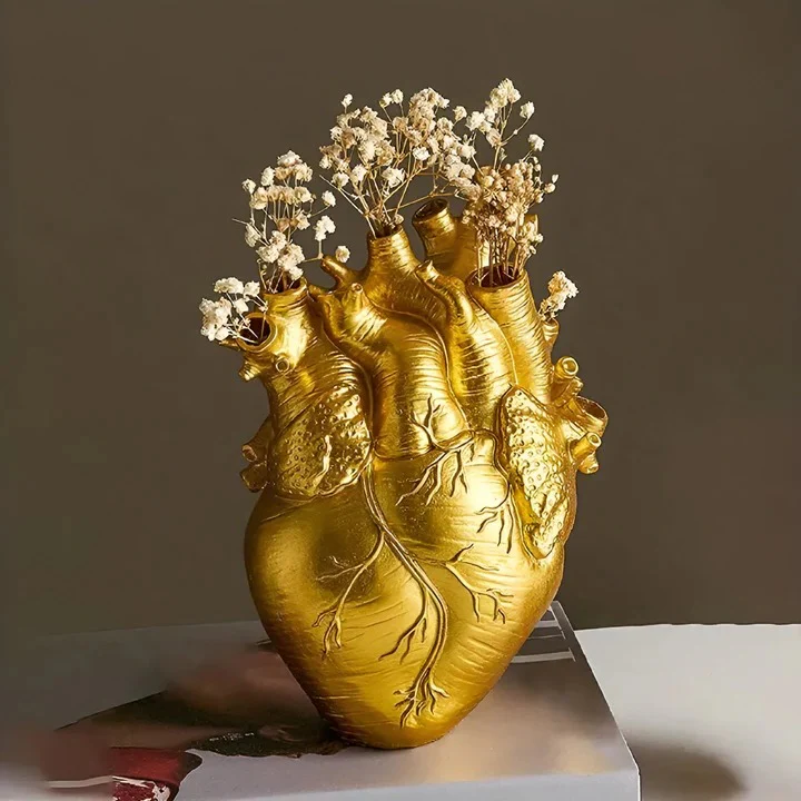 Heart Shaped Bamboo and Wood Vase for Decorative Display - Image 3