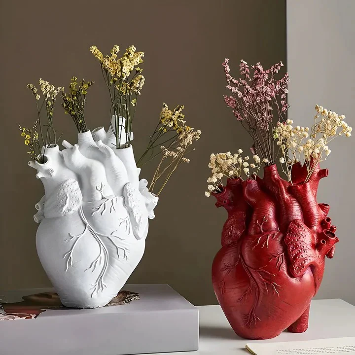 Heart Shaped Bamboo and Wood Vase for Decorative Display - Image 5