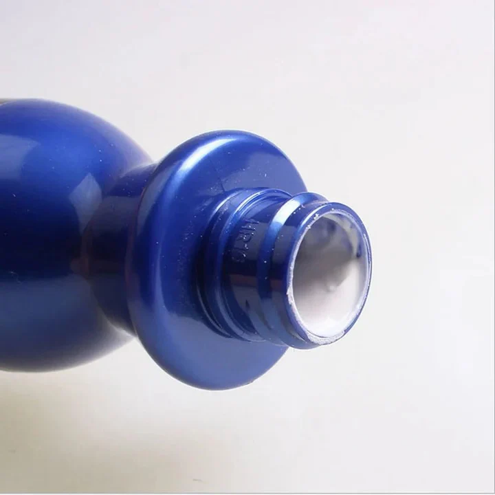 Non-Abrasive Scratch Repair Compound for Car Paint Surfaces - Image 5