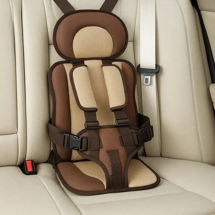 Portable Child Travel Seat and Safety Harness for Secure Vehicle Use - Image 6