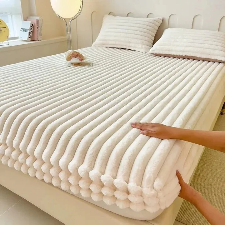 Fitted Bed Sheet with Deep Pocket Design