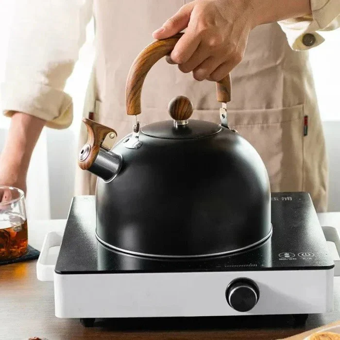 Stainless Steel Whistling Stovetop Kettle with Insulated Handle - Image 3