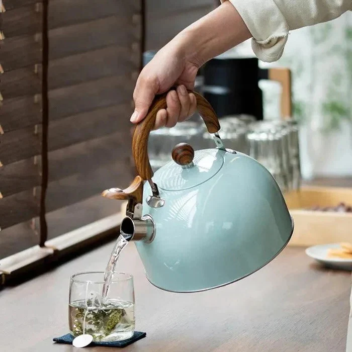 Stainless Steel Whistling Stovetop Kettle with Insulated Handle - Image 7