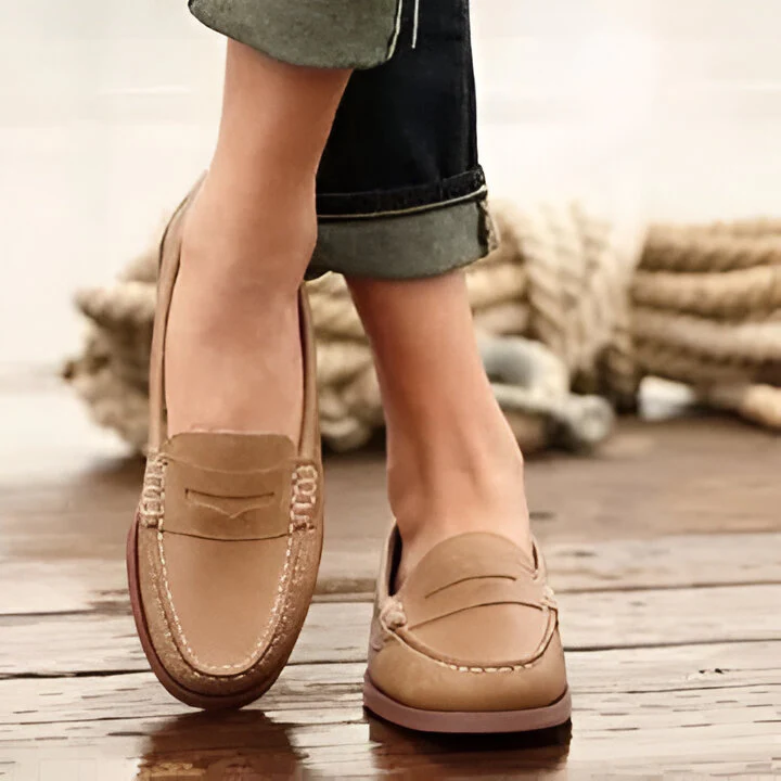 Women’s Retro PU Leather Low Heel Slip-On Loafer - Image 3