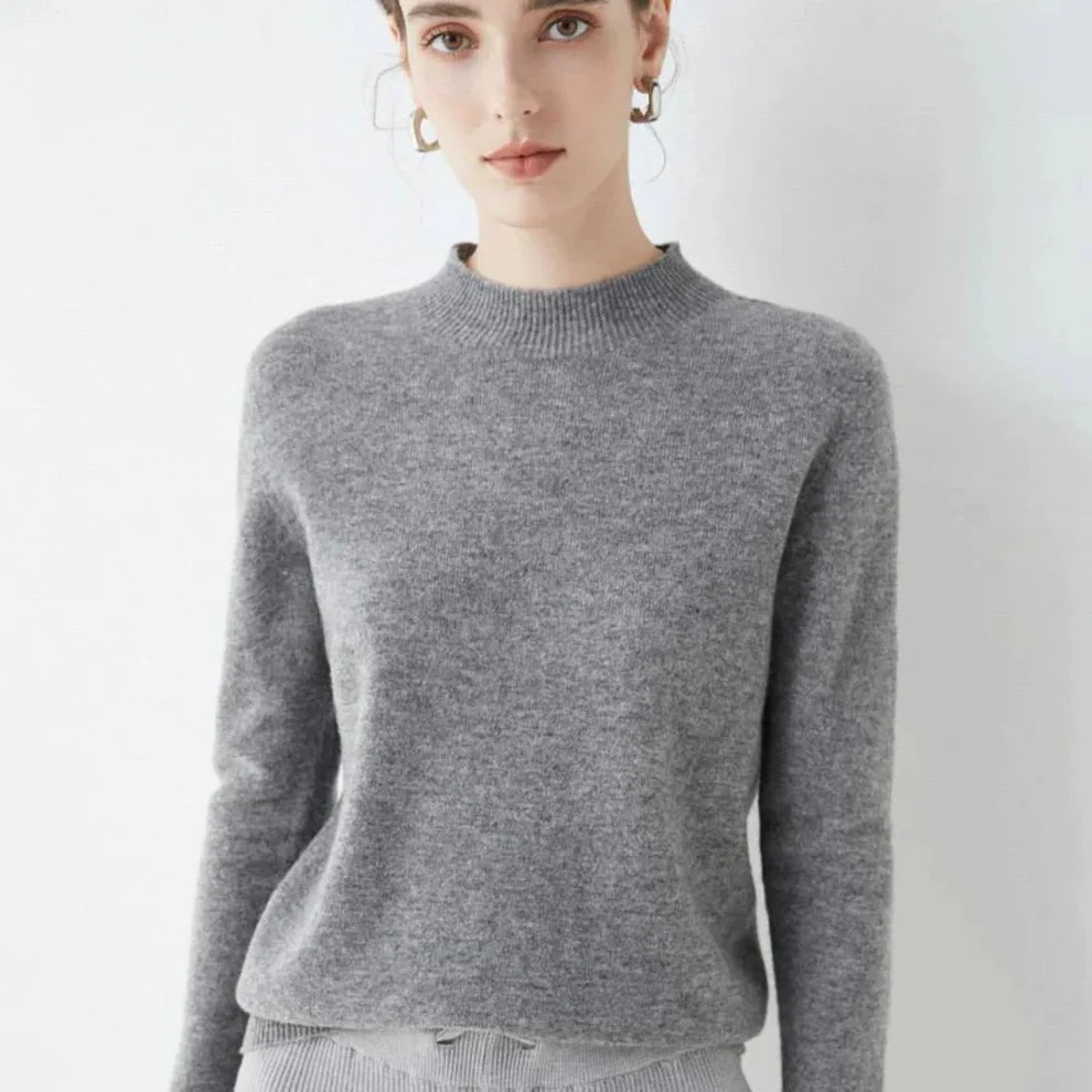 Women's Cashmere Knit Pullover Sweater for Cold Weather - Image 7