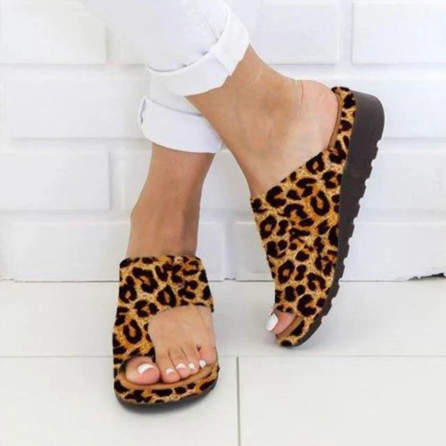 Women's Thick Sole Platform Sandals with Toe Ring Strap and Suede Upper Finish - Image 7