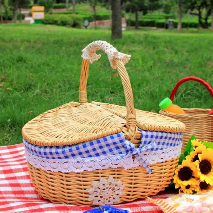 Woven Willow Picnic Basket with Removable Cotton Liner - Image 3